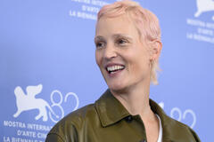 Vicky Krieps al photocall del film Father Mother Sister Brother di Jim Jarmusch alla 82a Mostra del Cinema di Venezia