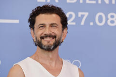 Vinicio Marchioni al photocall del film Orfeo di Virgilio Villoresi alla 82a Mostra del Cinema di Venezia, lunedì 1 settembre 2025
