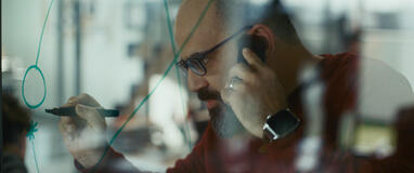 Amer Hlehel in The voice of Hind Rajab di Kaouther ben Hania - Immagine ufficiale