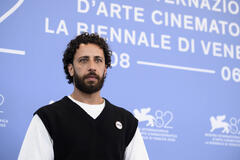 L'attore Motaz Malhees al photocall del film The voice of Hind Rajab di Kaouther ben Hania alla 82a Mostra del Cinema di Venezia, mercoledì 3 settembre 2025
