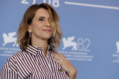 Teresa Saponangelo al photocall del film L'isola di Andrea di Antonio Capuano alla 82a Mostra del Cinema di Venezia, venerdì 5 settembre 2025