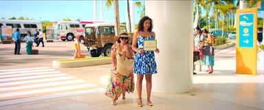 Keyla Monterroso Mejia e Emma Ferreira in Acapulco 4x07