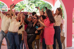 Omar Chaparro in Acapulco 4x07