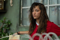 Regina Reynoso in Acapulco 4x08