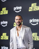 Jesse Williams alla Premiere Mondiale di Hotel Costiera