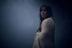 Alison Brie in Together di Michael Shanks