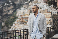 Jesse Williams in Hotel Costiera 1x01