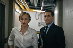 Kristin Scott Thomas e James Callis in Slow Horses 5x05