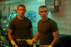 (S-D) Liam Oh come Ray McAffey e Miles Heizer come Cameron Cope in Boots 1x06