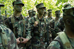 Miles Heizer come Cameron Cope in Boots 1x07