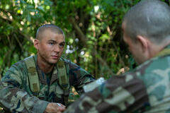 Miles Heizer come Cameron Cope in Boots 1x08