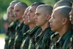 Miles Heizer come Cameron Cope in Boots 1x01