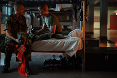 (S-D) Miles Heizer come Cameron Cope e Liam Oh come Ray McAffey in Boots 1x02