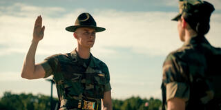 Max Parker come Sgt. Sullivan in Boots 1x05