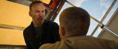 Bob Odenkirk come Hutch Mansell in Io sono nessuno 2, diretto da Timo Tjahjanto