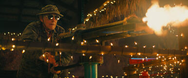 Christopher Lloyd come David Mansell in Io sono nessuno 2, diretto da Timo Tjahjanto