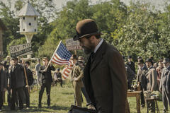 Michael Shannon come James Garfield in Death by Lightning 1x02