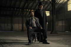 (S-D) Shea Whigham come Roscoe Conkling, Nick Offerman come Chester A. Arthur in Death By Lightning 1x03