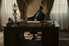 Michael Shannon come James Garfield in Death By Lightning 1x03