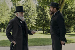 (S-D) Bradley Whitford come James Blaine, Matthew Macfadyen come Charles Guiteau in Death By Lightning 1x04