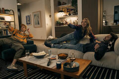 (S-D) Timothy Simons come Sasha, Kristen Bell come Joanne, Adam Brody come Noah in Nobody Wants This 2x01