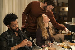 (S-D) Miles Fowler come Lenny, Adam Brody come Noah, Kristen Bell come Joanne in Nobody Wants This 2x01