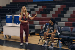 (S-D) Justine Lupe come Morgan, Miles Fowler come Lenny in Nobody Wants This 2x02