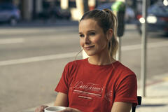 Kristen Bell come Joanne in Nobody Wants This 2x03