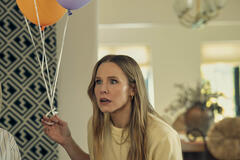 Kristen Bell come Joanne in Nobody Wants This 2x03