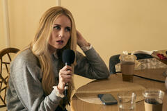 Justine Lupe come Morgan in Nobody Wants This 2x03