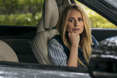 Justine Lupe come Morgan in Nobody Wants This 2x04