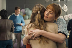 Leighton Meester come Abby in Nobody Wants This 2x05