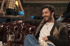 Adam Brody come Noah in Nobody Wants This 2x05