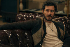 Adam Brody come Noah in Nobody Wants This 2x05