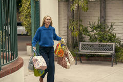 Justine Lupe come Morgan in Nobody Wants This 2x08