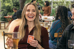 Kristen Bell come Joanne in Nobody Wants This 2x09