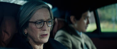 (S-D) Anneke von der Lippe come Berit Moberg e Kim S. Falck-Jørgensen come Andreas Isaksen in Troll