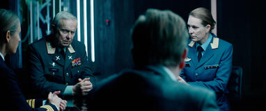 Dennis Storhøi come General Sverre Lunde in Troll