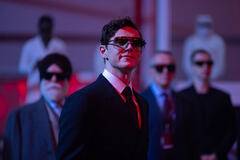 Evan Peters come Julian Dillinger in Tron: Ares