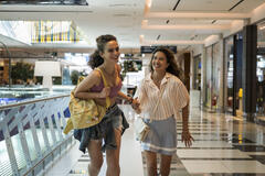 Alice Lupparelli e Noemi Magagnini in Adorazione - Stagione 1 - Immagine dal set