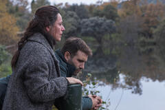 Itziar Ituño come Marta Peña, Alfons Nieto come Juan in Il cuculo di cristallo 1x01