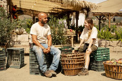 Dar Salim come Alex e Sara Jimenez come Paula in Mango