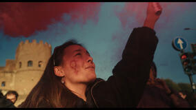 Mothers di Alice Tomassini - Immagine ufficiale