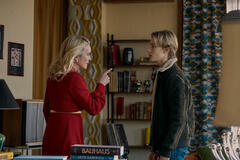 (S-D) Carolina Crescentini come Adelina Tattilo, Mattia Garaci come Lorenzo Balsamo in Mrs Playmen 1x02