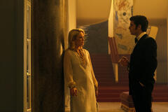 (S-D) Carolina Crescentini come Adelina Tattilo, Marco Rossetti come Steve in Mrs Playmen 1x04