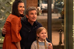 (S-D) Barbara Tabita come Maria Teresa, Valentino Picone come Valentino, Adelaide Massari come Aurora in Sicilia Express 1x01 