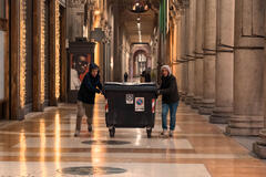 (S-D) Valentino Picone come Valentino, Salvo Ficarra come Salvo in Sicilia Express 1x02