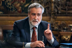 Max Tortora come Presidente del Consiglio in Sicilia Express 1x05