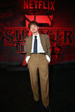Charlie Heaton alla première mondiale della quinta stagione di Stranger Things di Netflix al TCL Chinese 6 Theatres il 6 novembre 2025 a Hollywood, California