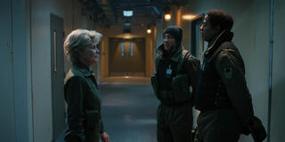 Linda Hamilton come Dr. Kay in Stranger Things: Stagione 5